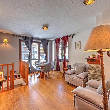 クールマイユールCasa Julie - Accogliente Rifugio Nella Quiete - Cour 0157アパートメント エクステリア 写真