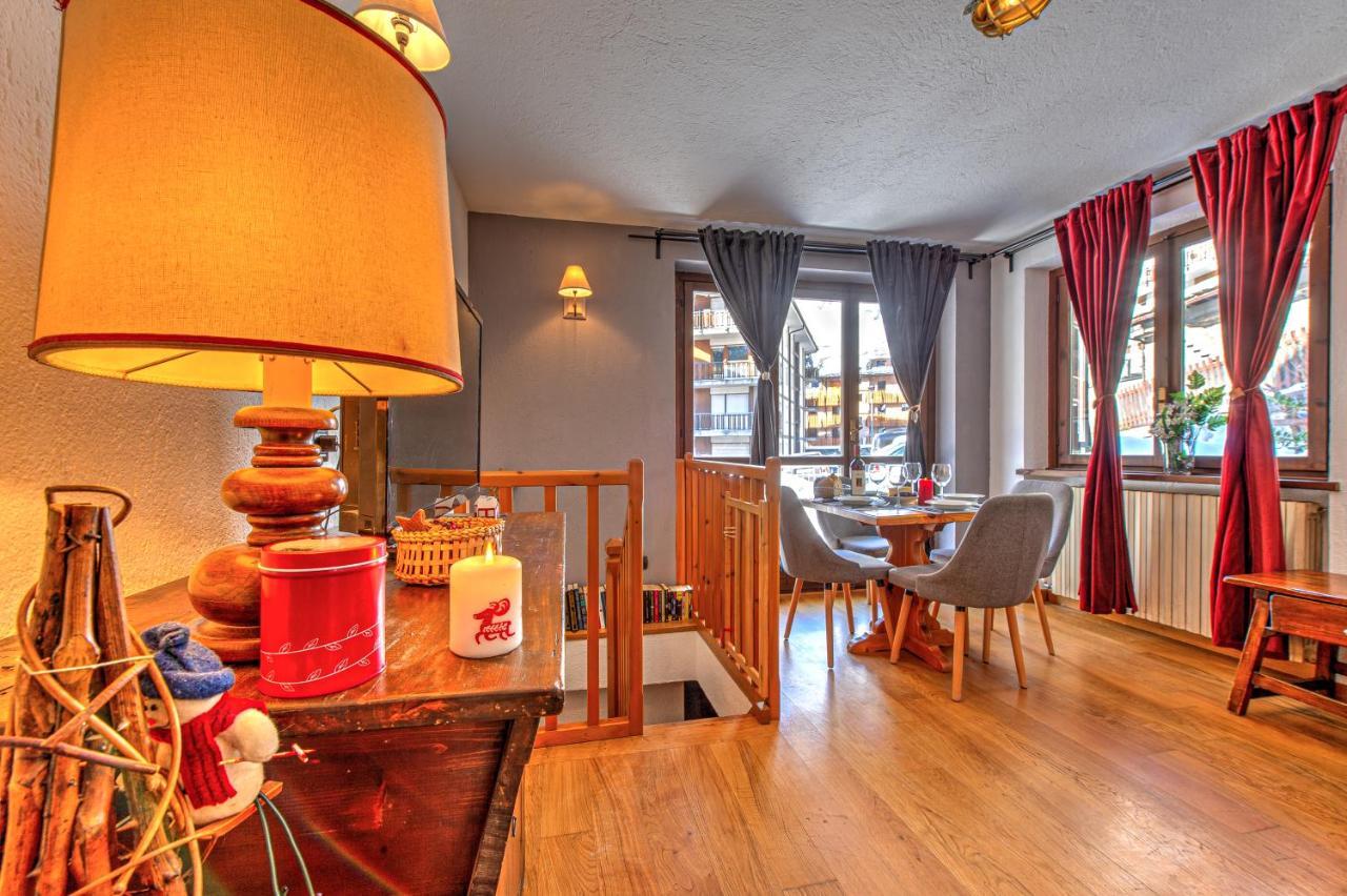 クールマイユールCasa Julie - Accogliente Rifugio Nella Quiete - Cour 0157アパートメント エクステリア 写真